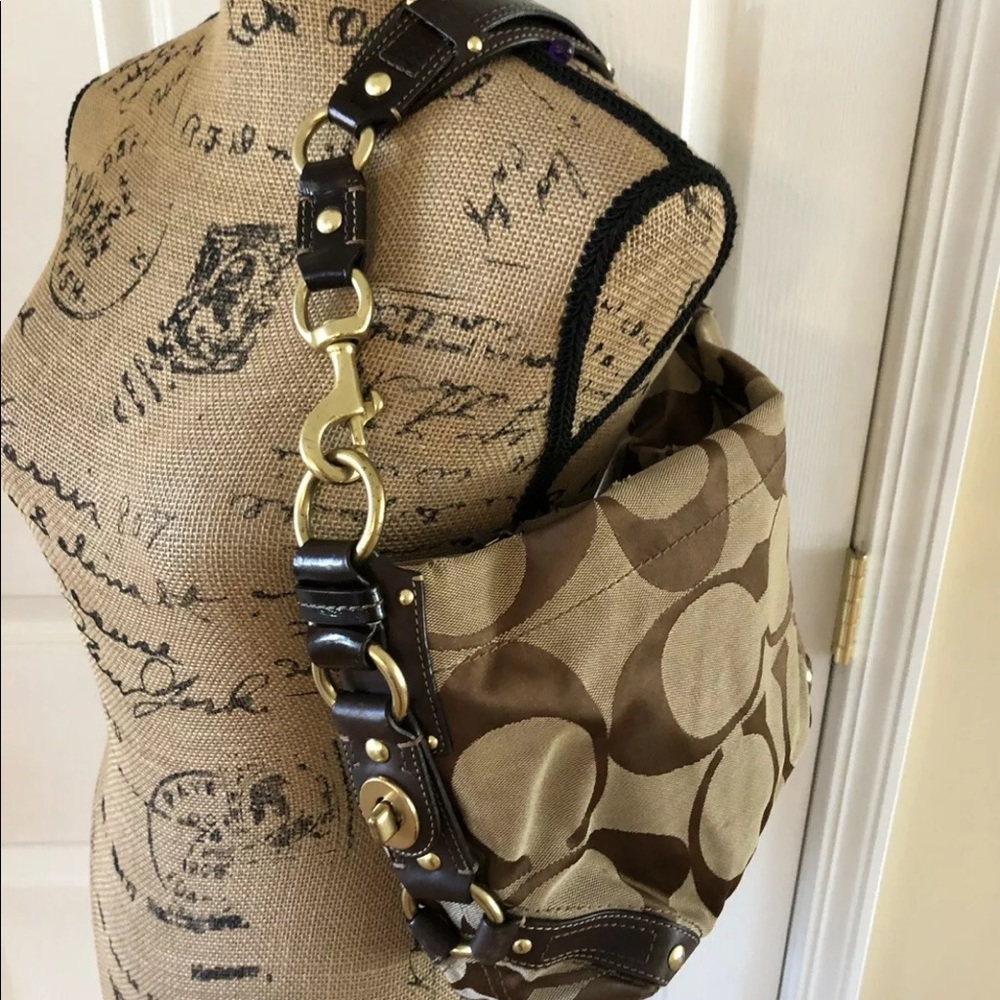 Coach purse - Picture 2 of 2